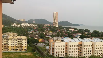 Coastside Homestay. Feel Home While You're Away.