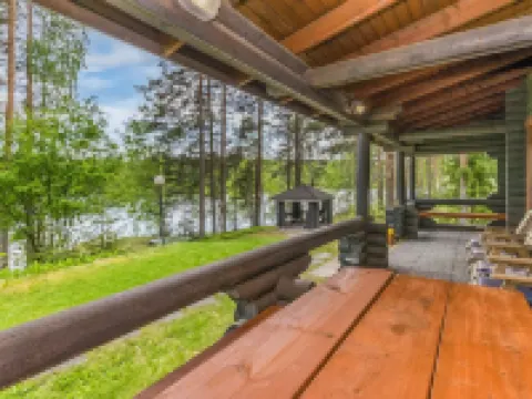 Lohi, Cjoe237 a 黑奈韋西酒店