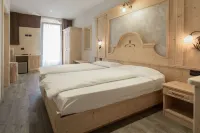 Hotel Garni My Ledro فنادق في Ledro