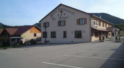 Logis Hôtel le Régal & Spa Cascade des Molieres 주변 호텔