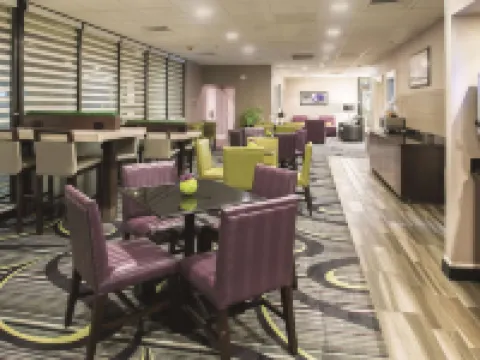 Howard Johnson by Wyndham Sacramento Downtown Hotels in Sacramento