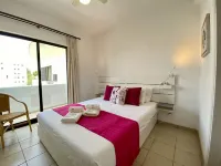 Vilamoura Twins 1帶游泳池，由Homing提供 維拉摩拉酒店