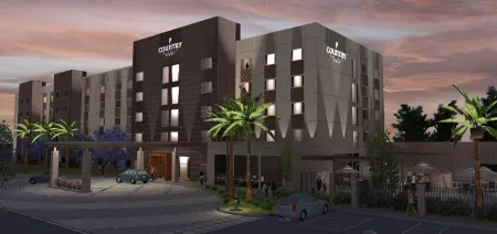 SunCoast Park Hotel Anaheim Resort, Tapestry by Hilton Отели рядом с достопримечательностью «Луигис Ролликин Роудстерс»