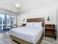 SoMa House – No Resort Fee Hotels near Monarch