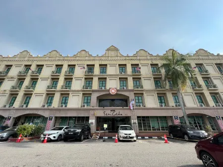 Hotel Seri Costa Отели рядом с достопримечательностью «Dataran Pahlawan Melake Megamall»