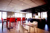 Campanile Villejust - ZA Courtaboeuf Hotels in Saulx-les-Chartreux