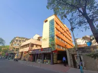 Hotel Crestwood Hotels in Park Street