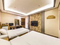 هوتل دبليو توبدونغ Hotels near تابدونغ سكوير