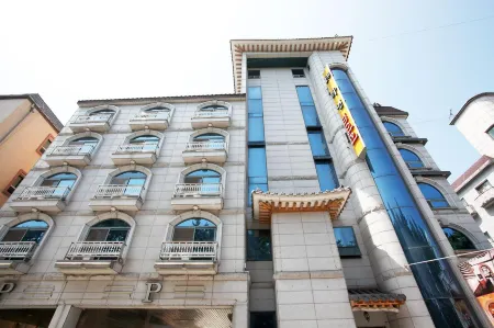 Pine Motel Отели рядом с достопримечательностью «Boryeong Mud»