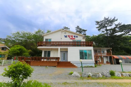 Taean Healing Camp Pension Отели в г. Тхэан