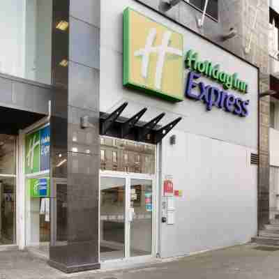 Holiday Inn Express Amiens Hotel Exterior