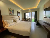 Apricot Hotel Ahmedabad - Bares