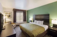 Quality Inn & Suites Airport West Hotel a 