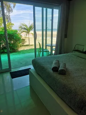 SeaEsta Beach Отели рядом с достопримечательностью «Wat Khao Tham»