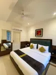 Status Business Hotel - Naveen Market