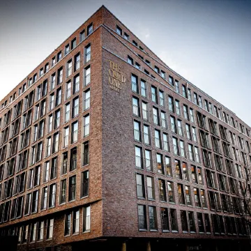 The Cloud One Hamburg-Kontorhaus Отели рядом с достопримечательностью «Альстераркаден»
