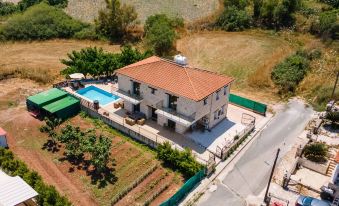 Villa Nikolina - 5 En-Suite Bedrooms