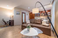 Baltic Amber in Diplomatic District & Free Parking