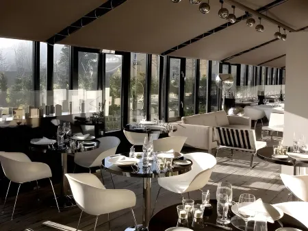 Landgoed Kasteel de Hoogenweerth Отели в г. Маастрихт