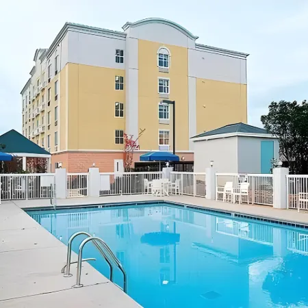 Holiday Inn Express & Suites MOORESVILLE - LAKE NORMAN by IHG