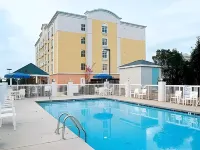 Holiday Inn Express & Suites MOORESVILLE - LAKE NORMAN by IHG - parking