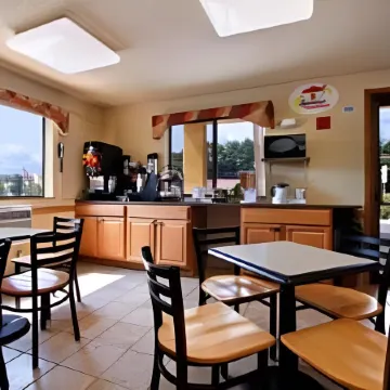 Super 8 by Wyndham Charlottesville