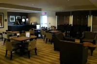 Landmark Suites - Williston - breakfast