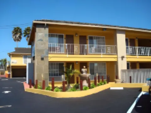 Torch Lite Inn at the Beach Boardwalk