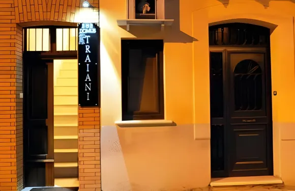 特拉亞尼多莫斯民宿