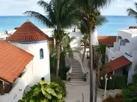 Pelicano Inn Playa del Carmen - Beachfront Hotel - Ocean View