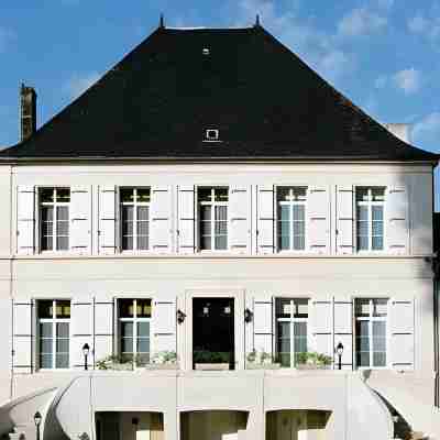 Hôtel Domaine de Roullet Hotel Exterior