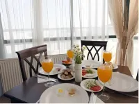 Üstün Hotel Alsancak