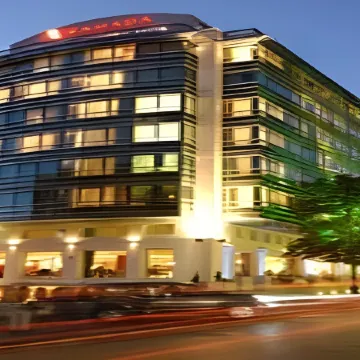Ramada by Wyndham Ankara Отели рядом с достопримечательностью «Центр Анкары»