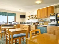 Super 8 by Wyndham Shipshewana Hotels in Middlebury