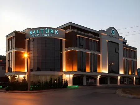 Balturk House Hotel Отели рядом с достопримечательностью «Aqua Reef Central»