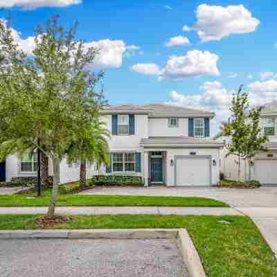Luxury Storey Lake Retreat - Spacious Disney-Near Hotel Exterior