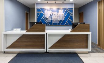 Holiday Inn Express & Suites Freeport - Brunswick Area