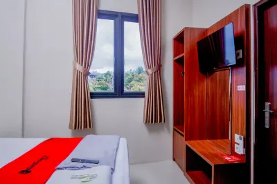 RedDoorz Syariah at Syafla Guest House Hotels in Balikpapan