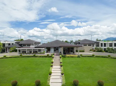 Holiday Inn & Suites Batangas Limapark