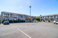 Red Lion Inn & Suites Vancouver - parking