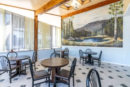 Days Inn by Wyndham Delta CO Отели в г. Делта