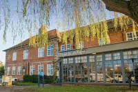 Swan's Nest Hotel Hotels near Shakespeare's Funerary Monument