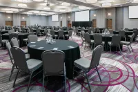 Courtyard Omaha Bellevue at Beardmore Event Center - parking