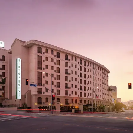 Burton House Beverly Hills, A Tribute Portfolio Hotel Отели рядом с достопримечательностью «Сенчури-Сити»