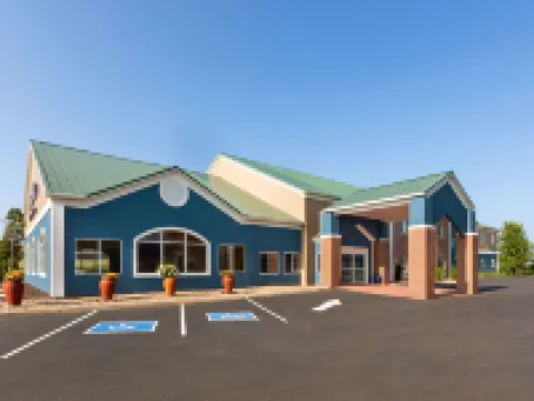 格林內爾美吟温德姆酒店 保厄希克縣酒店