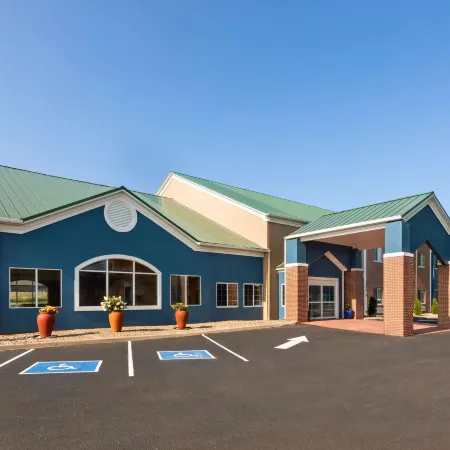 AmericInn by Wyndham Grinnell Отели в г. Пауэшик