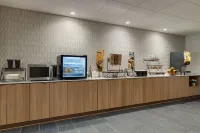 Microtel Inn & Suites by Wyndham Gambrills - breakfast