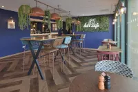 Travelodge Ashford Town Centre - bar