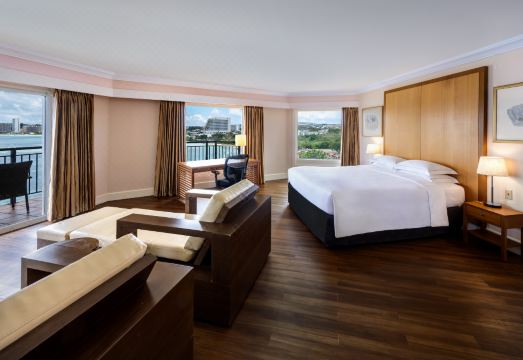 힐튼 괌 리조트의 다양한 야외 수영장