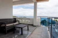 Villas Hillside apt 3 Отели в г. 